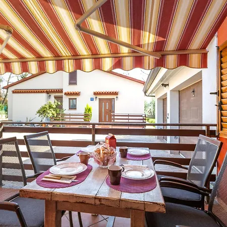 Apartment Stunning In Nova Vas (Porec)