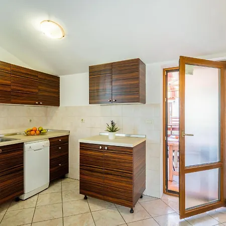 Apartment Stunning In Nova Vas (Porec)